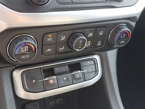 Certified 2023 GMC Acadia SLT AWD/4WD image 29