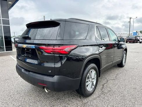 Used 2023 Chevrolet Traverse LT FWD image 7