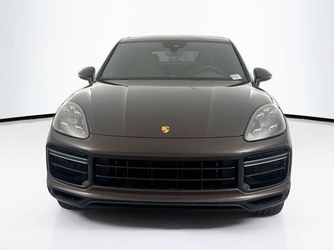 Used 2022 Porsche Cayenne Turbo AWD/4WD image 2