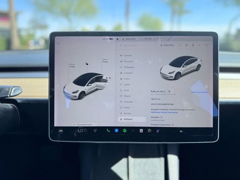 Used 2021 Tesla Model 3 Standard Range Plus image 12