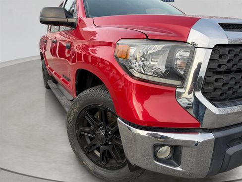 Used 2020 Toyota Tundra SR5 w/ SR5 Leather Package image 15