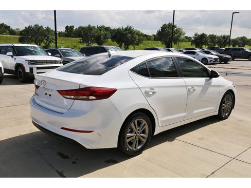 Used 2018 Hyundai Elantra SEL FWD image 8