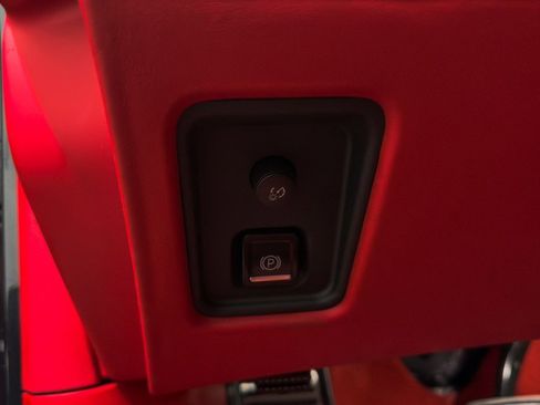 Used 2024 Chevrolet Corvette Stingray Premium Conv w/ Z51 Performance Package image 33