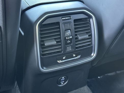 Certified 2025 Porsche Macan AWD/4WD image 14