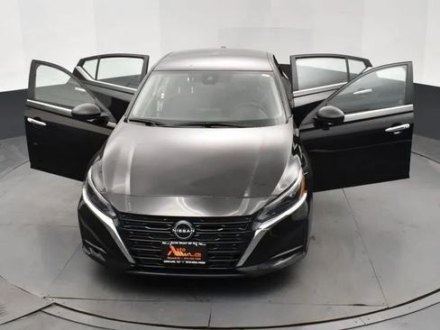 Used 2024 Nissan Altima 2.5 SV image 10