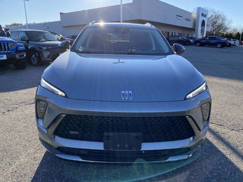 Used 2024 Buick Envision Sport Touring image 11