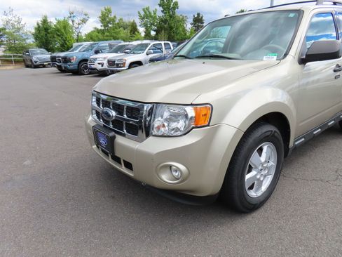 Used 2010 Ford Escape XLT FWD image 4