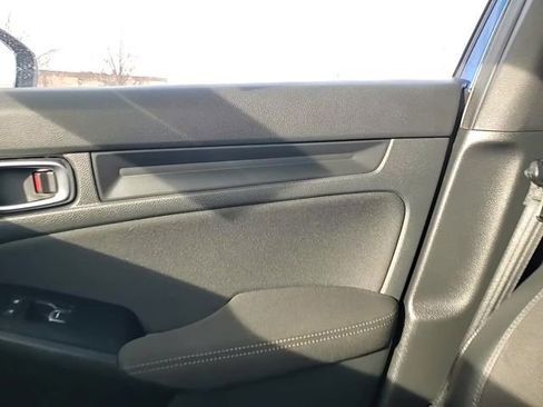 Used 2023 Honda Civic Sport image 16