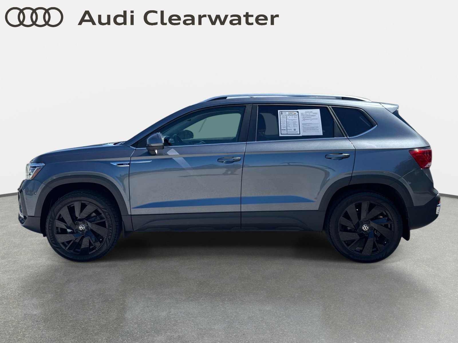 Used 2024 Volkswagen Taos SEL AWD/4WD image 2