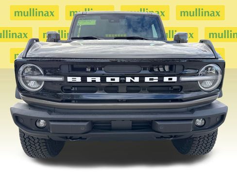 New 2025 Ford Bronco Outer Banks w/ Sasquatch Package image 12