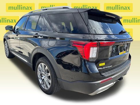 Used 2025 Ford Explorer Platinum image 10