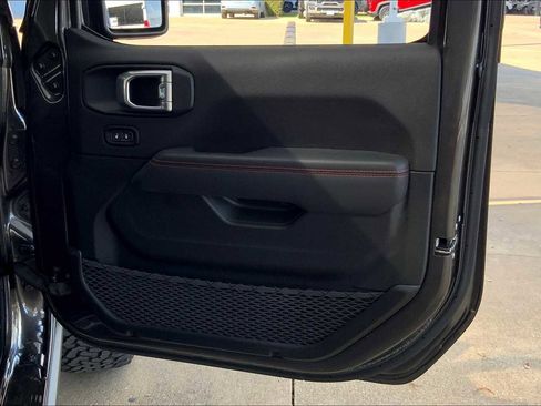 Used 2024 Jeep Gladiator Rubicon w/ Safety Group image 22