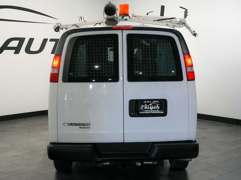 Used 2015 Chevrolet Express 2500 RWD image 5
