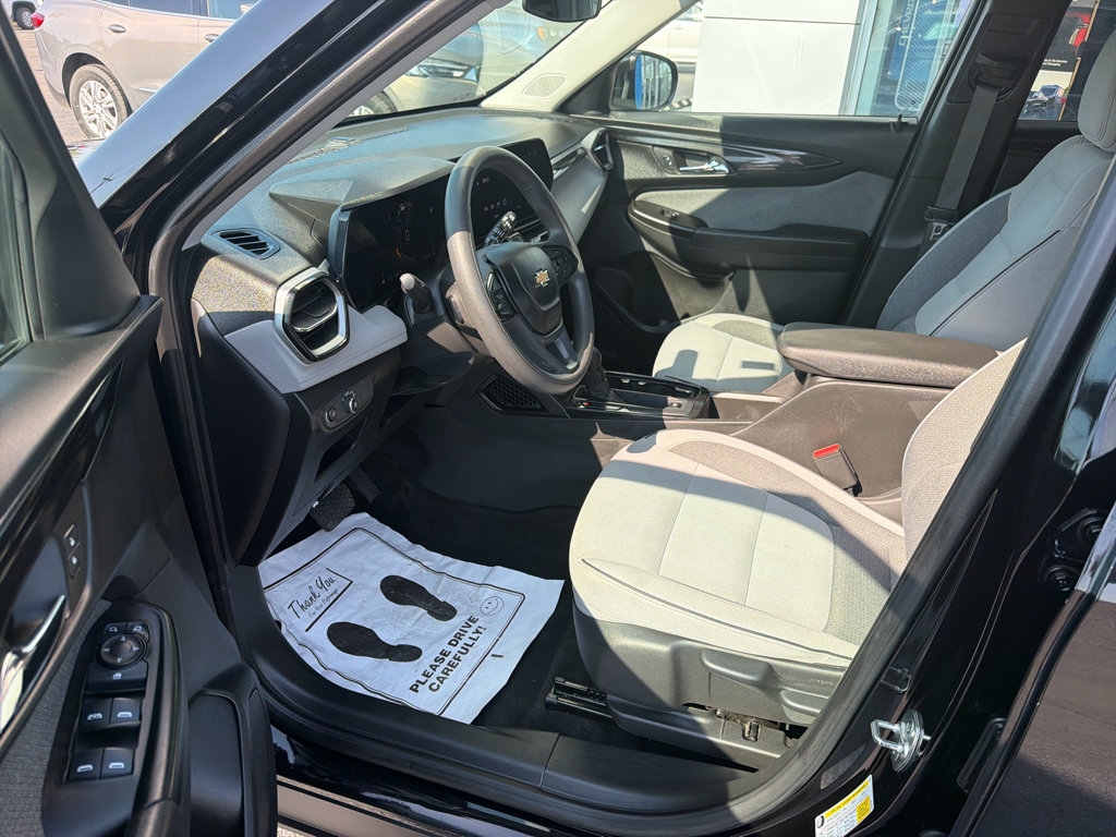 Used 2025 Chevrolet TrailBlazer LT AWD/4WD image 12