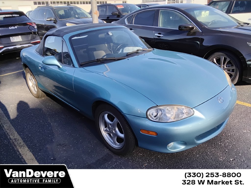 Used 2002 MAZDA MX-5 Miata RWD image 1