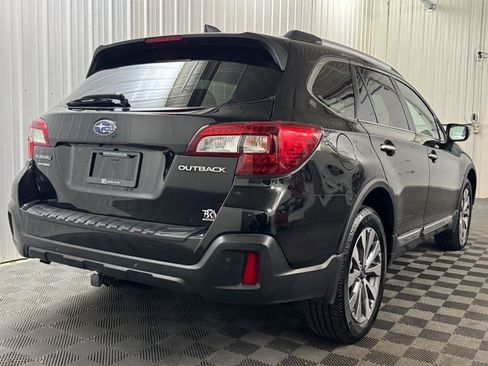 Used 2019 Subaru Outback 2.5i Touring AWD/4WD image 4