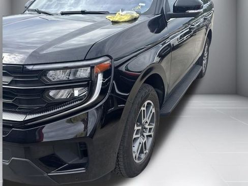 Used 2025 Ford Expedition Active AWD/4WD image 13