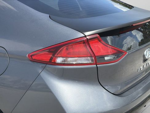 Used 2018 Hyundai Ioniq Blue FWD image 7