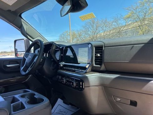 New 2026 Chevrolet Silverado 3500 LT w/ Convenience Package AWD/4WD image 32