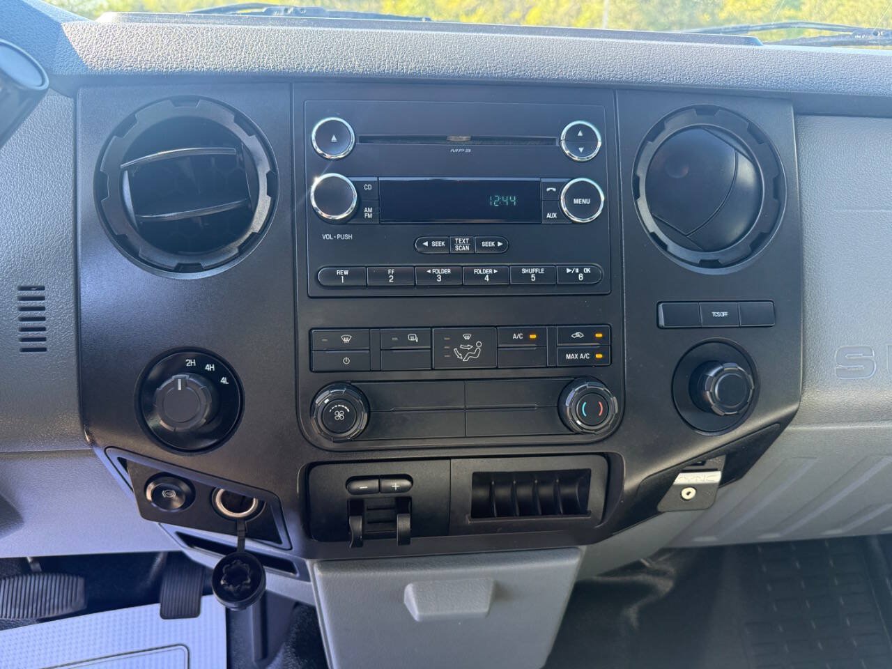 Used 2016 Ford F450 XL w/ Power Equipment Group AWD/4WD image 25