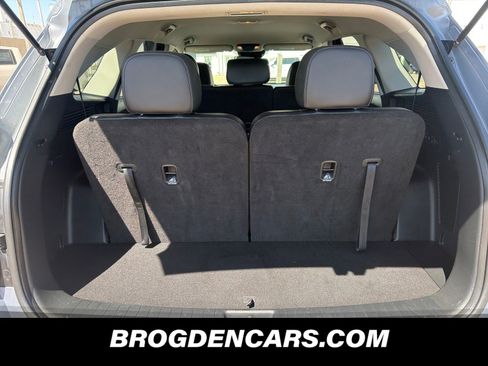 Used 2024 Kia Sorento S FWD image 9