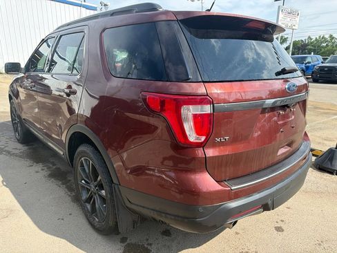 Used 2018 Ford Explorer XLT w/ XLT Appearance Package AWD/4WD image 6