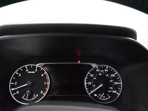 Used 2025 Nissan Rogue SV FWD image 18