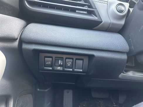 Used 2025 Subaru Outback Premium image 22