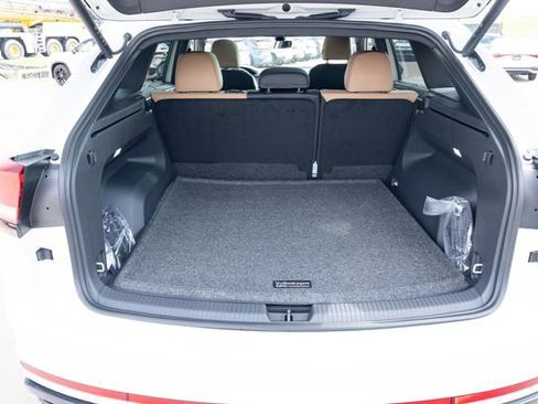 New 2026 Volkswagen Atlas Cross Sport SEL R-Line image 36