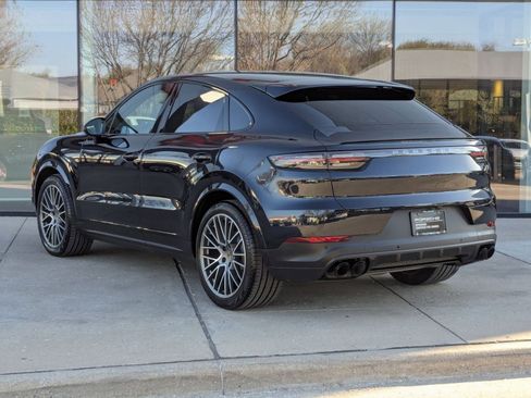 Certified 2023 Porsche Cayenne Coupe image 3