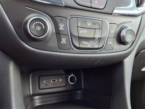 Used 2022 Chevrolet Equinox LT image 7