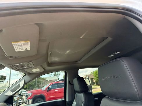 Used 2021 GMC Sierra 1500 Denali w/ Denali Ultimate Package AWD/4WD image 14