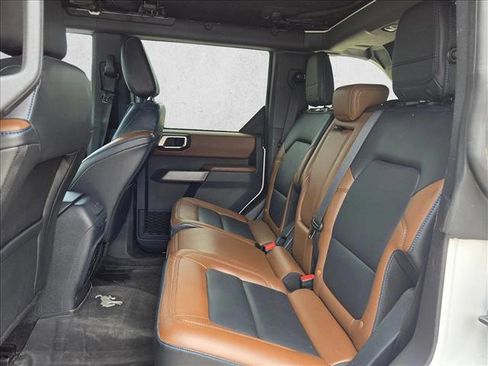 Used 2023 Ford Bronco Outer Banks AWD/4WD image 17