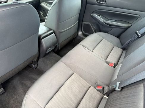 Used 2025 Nissan Altima 2.5 SV FWD image 10