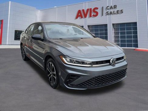Used 2025 Volkswagen Jetta Sport FWD image 3