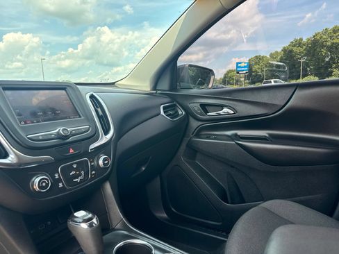 Used 2020 Chevrolet Equinox LT AWD/4WD image 24