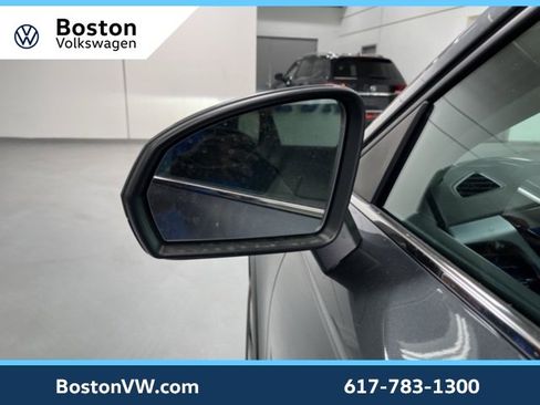 New 2025 Volkswagen Taos SE image 8