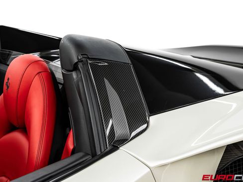 Used 2021 Ferrari F8 Tributo RWD image 22