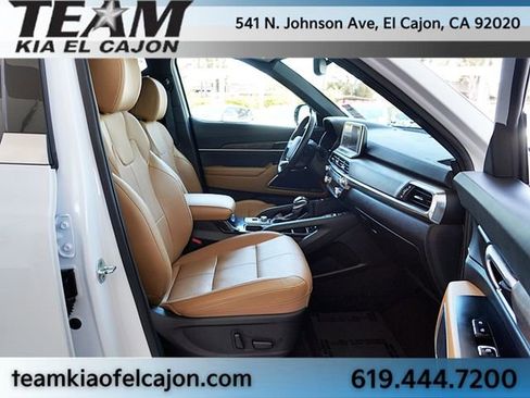 Certified 2022 Kia Telluride SX w/ Towing Package FWD image 14