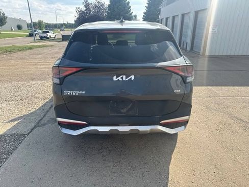 Used 2023 Kia Sportage LX AWD/4WD image 9