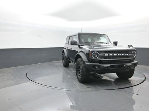 New 2026 Ford Bronco Big Bend w/ Black Diamond Package AWD/4WD image 2