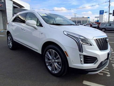 Used 2023 Cadillac XT5 Premium Luxury w/ Technology Package image 8