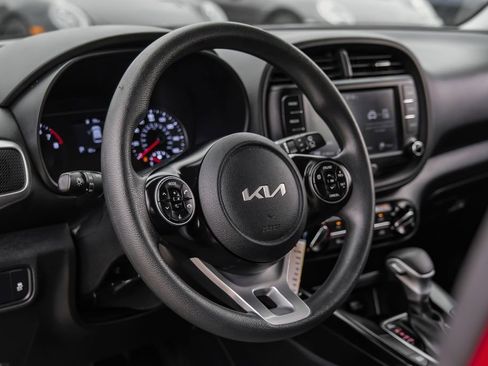 Used 2022 Kia Soul LX w/ Technology Package FWD image 14