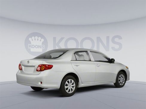 Used 2010 Toyota Corolla LE image 2