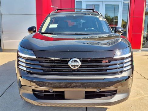 New 2026 Nissan Kicks SR w/ Cold Weather Package image 2