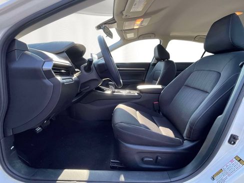 Used 2023 Nissan Altima 2.5 SV FWD image 15