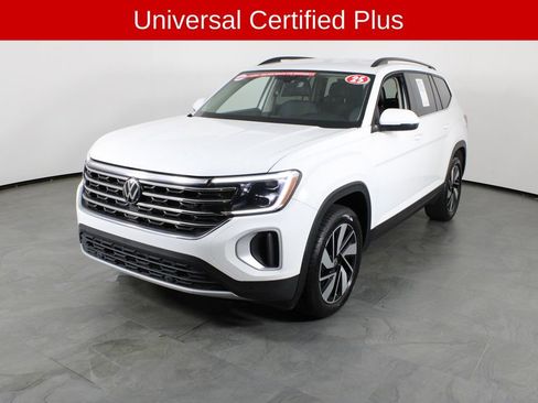 Used 2025 Volkswagen Atlas SE FWD image 2