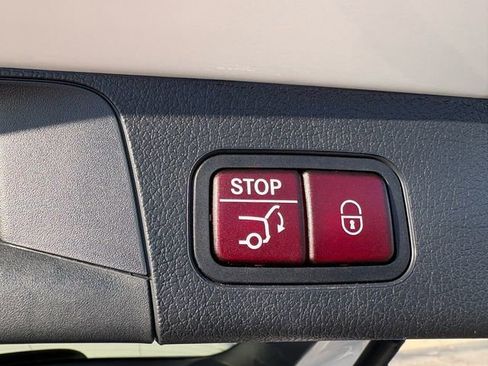 Used 2025 Mercedes-Benz GLB 250 image 22