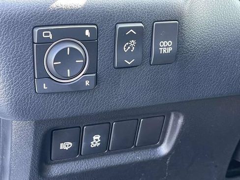 Used 2016 Lexus GX 460 w/ Premium Package AWD/4WD image 19