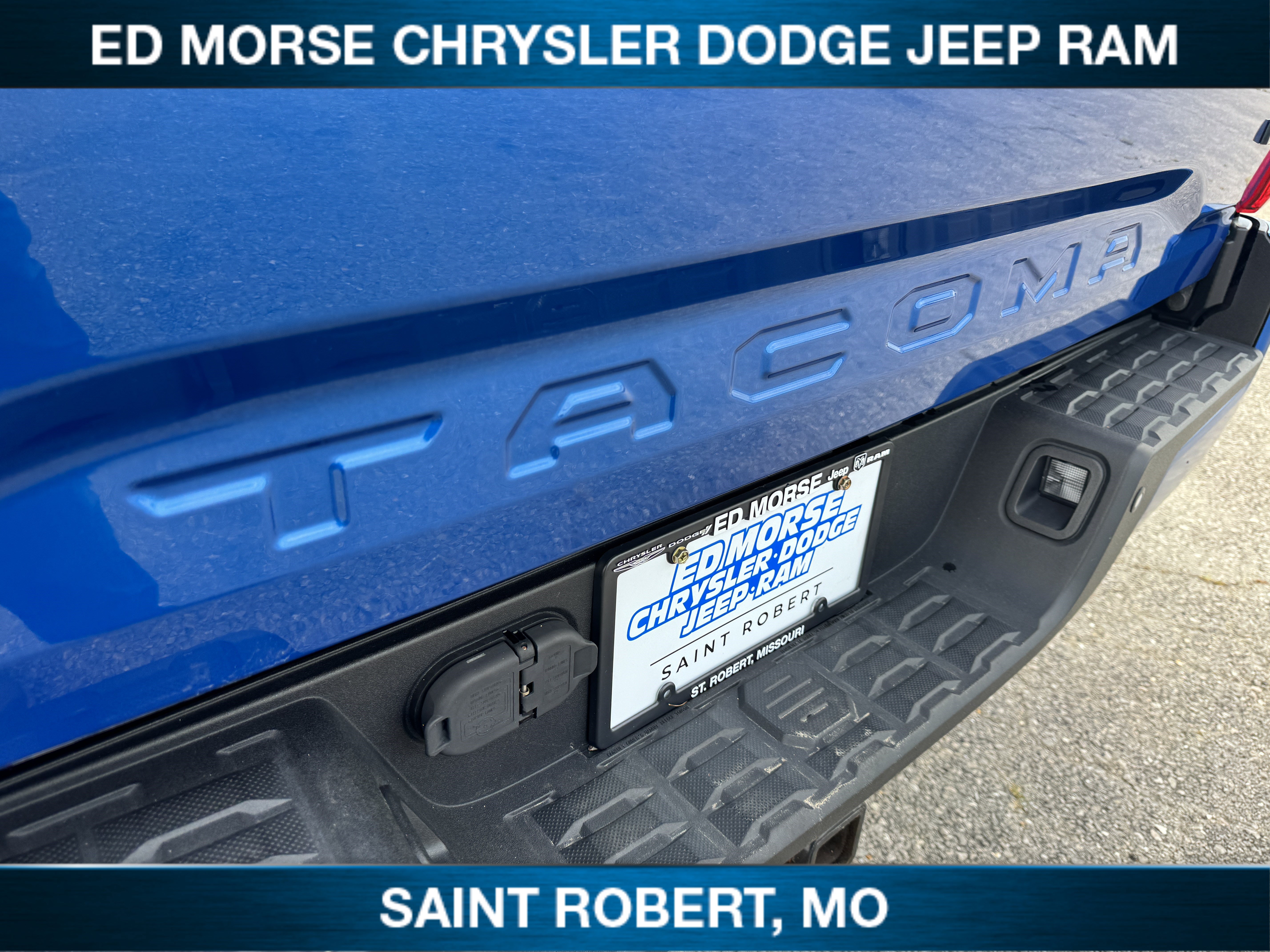 Used 2017 Toyota Tacoma TRD Sport AWD/4WD image 25